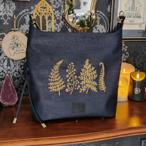 Sac en liège brodé Le Gardien – vue de face